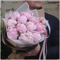 Букет из 11 ароматных розовых пионов